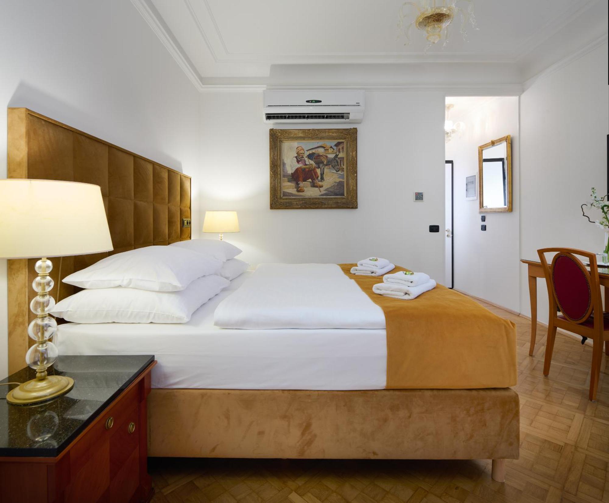 Hotel Bologna, Prague